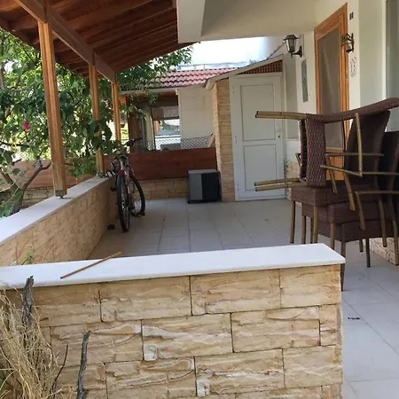 Mordogan'da Cok Merkezi Konumda Ev Holiday home